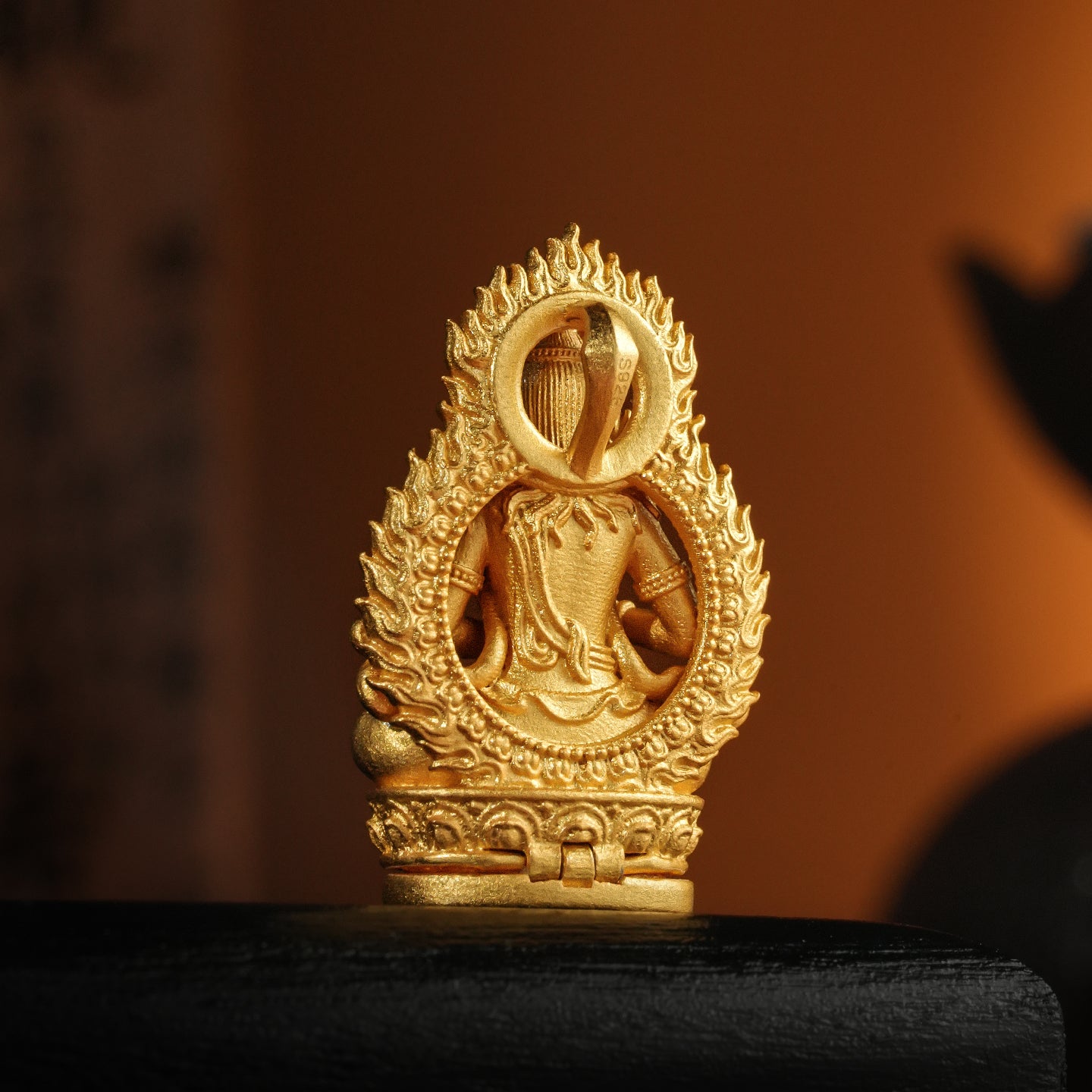 จี้พระโพธิสัตว์อากาศาคภะ (ราศี: วัว, เสือ)